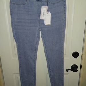 NWT Judy blue size 15 pull on skinny jeans